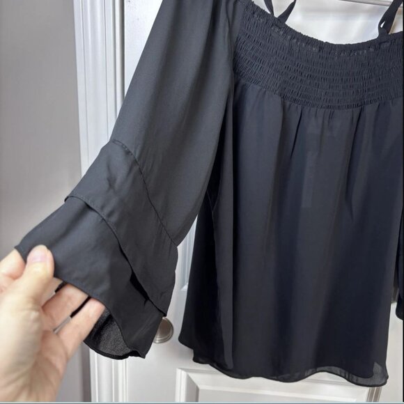 Boho Ruffle Sleeve Off-the-Shoulder Blouse Large - Picture 2 of 11